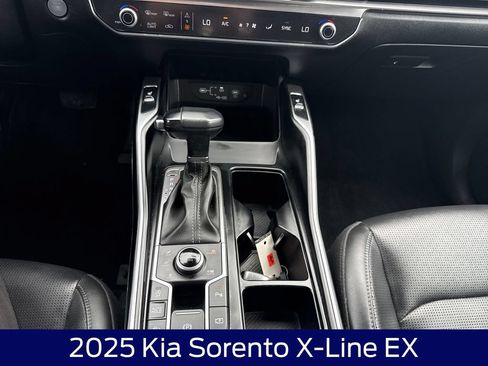 Used 2025 Kia Sorento X-Line EX AWD/4WD image 25