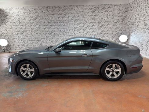 Used 2022 Ford Mustang Coupe RWD image 4
