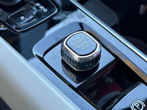 New 2026 Volvo XC60 B5 Ultra w/ Climate Package image 20