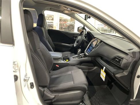 Certified 2025 Subaru Outback Premium w/ Popular Package #1A image 17