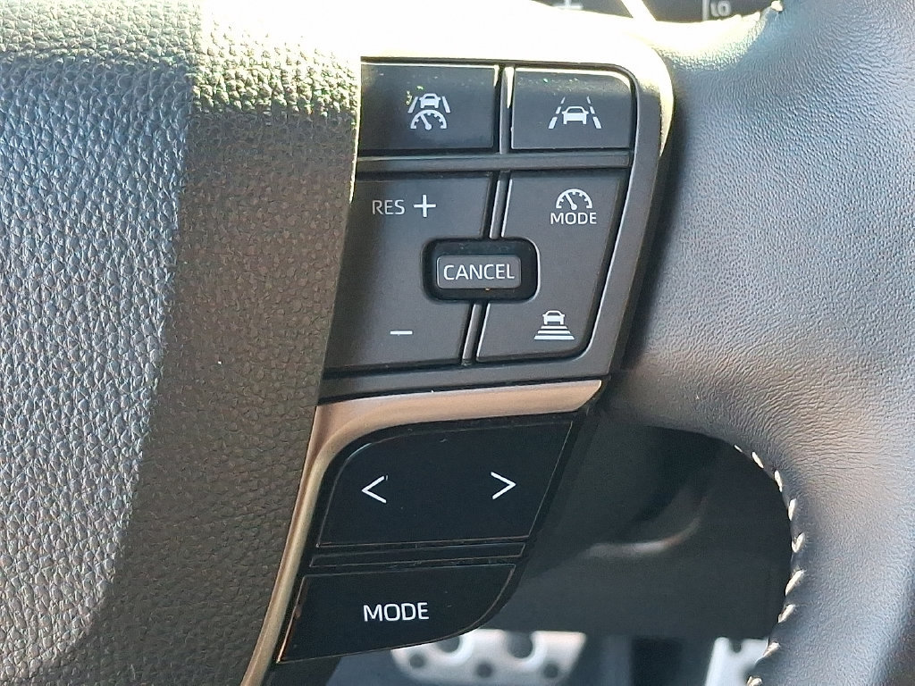 Used 2025 Toyota Camry SE FWD image 22