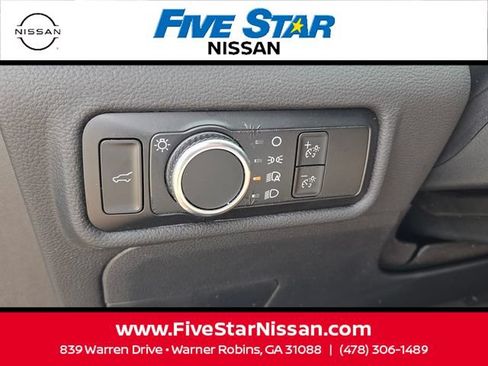 Used 2023 Ford Explorer XLT RWD image 26