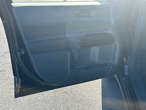 New 2025 Ford Maverick XL image 10