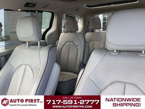 Used 2019 Chrysler Pacifica Limited w/ Advanced Safetytec Group FWD image 7