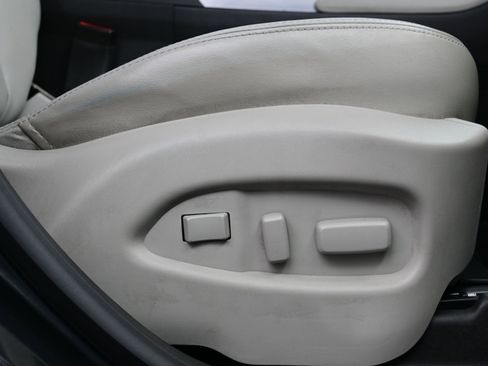 Used 2015 Cadillac SRX Luxury w/ Driver Awareness Package image 17