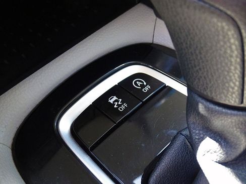 Used 2024 Toyota Corolla Cross L FWD image 38