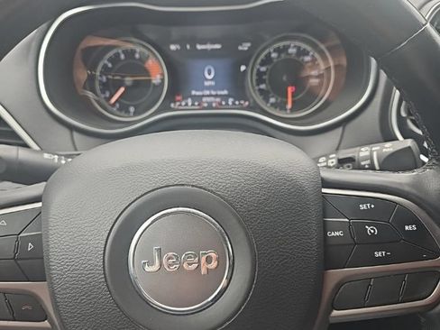 Certified 2019 Jeep Cherokee Limited AWD/4WD image 13