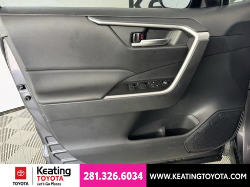 Used 2025 Toyota RAV4 SE w/ Convenience Package AWD/4WD image 11