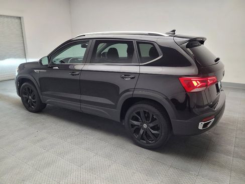 Used 2023 Volkswagen Taos SE w/ Black Wheel Package FWD image 3