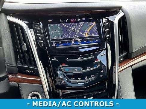 Used 2020 Cadillac Escalade Luxury w/ Escalade Sport Edition RWD image 9