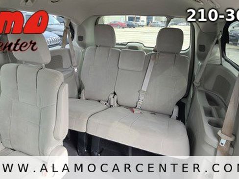 Used 2013 Dodge Grand Caravan SE image 30