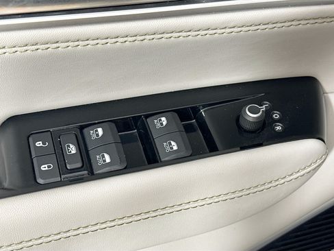 Used 2022 Jeep Wagoneer Series II w/ Premium Group I RWD image 18