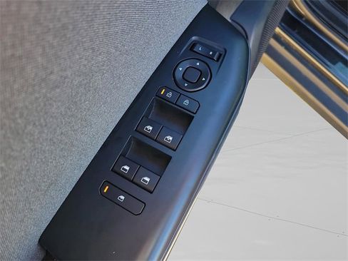 Used 2025 Kia K4 EX image 30