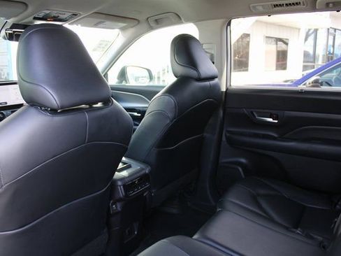 Used 2024 Toyota Grand Highlander AWD image 15