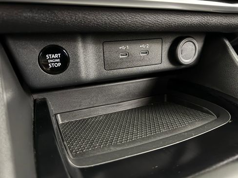 Used 2024 Nissan Rogue SV image 25