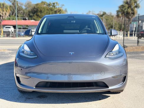 Used 2022 Tesla Model Y Long Range image 8