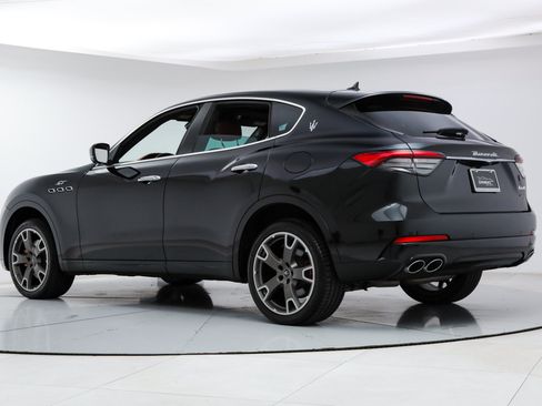 Certified 2023 Maserati Levante GT AWD/4WD image 3