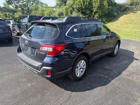 Used 2018 Subaru Outback 2.5i Premium AWD/4WD image 3