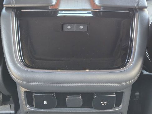 Used 2023 Lincoln Navigator Reserve image 38