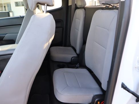 Used 2021 Chevrolet Colorado W/T w/ WT Convenience Package RWD image 18