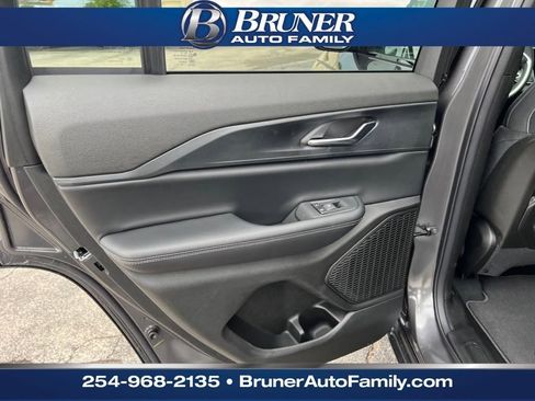 New 2024 Jeep Grand Cherokee Laredo X w/ Luxury Tech Group I image 13