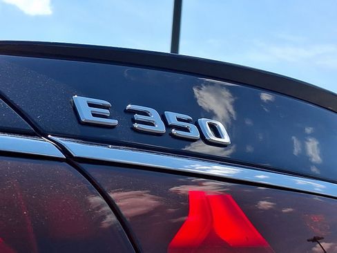 Used 2025 Mercedes-Benz E 350 4MATIC Sedan image 31