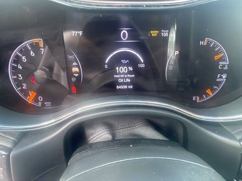 Used 2020 Jeep Grand Cherokee Overland image 3