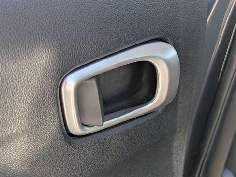 Used 2024 Hyundai Venue SEL image 27
