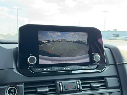 Used 2023 Nissan Pathfinder S image 36