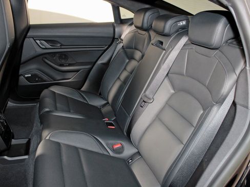 Used 2023 Porsche Taycan GTS image 35