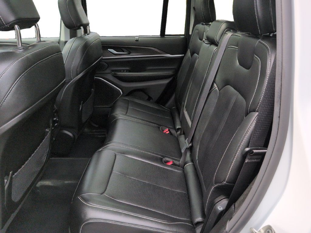 Used 2023 Jeep Grand Cherokee 4WD 4xe w/ Luxury Tech Group II image 26