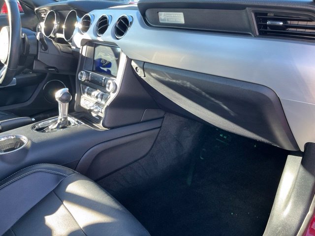 Used 2016 Ford Mustang Convertible RWD image 21