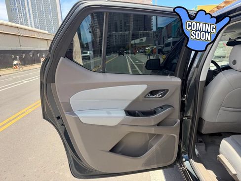 Used 2020 Chevrolet Traverse LT FWD image 16