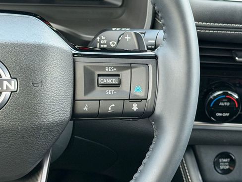 Certified 2025 Nissan Rogue Platinum FWD image 30