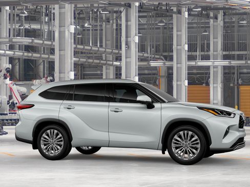 New 2026 Toyota Highlander Platinum AWD/4WD image 13