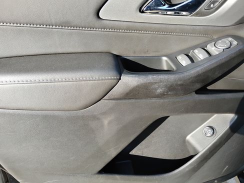 Used 2023 Chevrolet Traverse LT w/ LPO, Floor Liner Package image 15