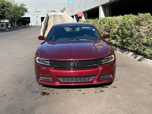 Used 2019 Dodge Charger SXT image 5