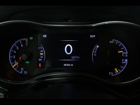 Used 2022 Jeep Grand Cherokee Laredo X image 25