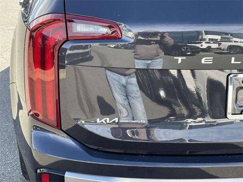 New 2025 Kia Telluride S image 10