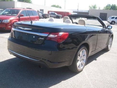 Used 2012 Chrysler 200 Touring FWD image 6