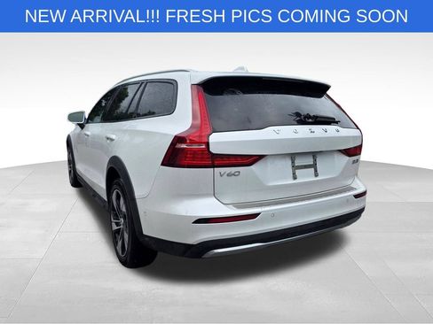 Used 2025 Volvo V60 B5 Cross Country Plus AWD/4WD image 6