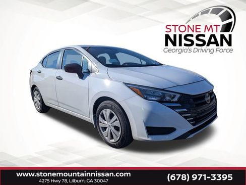 Used 2025 Nissan Versa S w/ Trunk Package image 1
