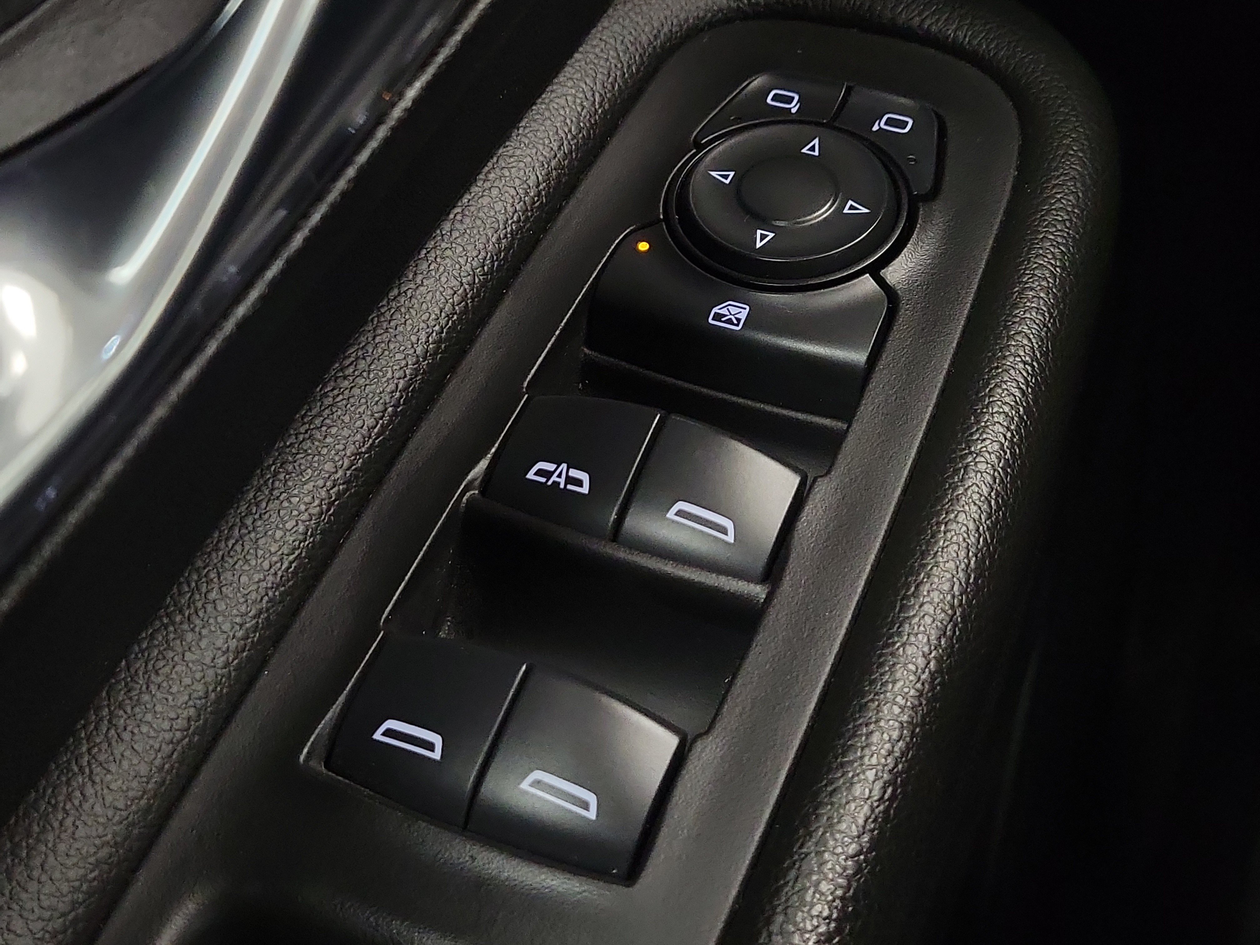Used 2024 GMC Terrain SLE FWD image 15