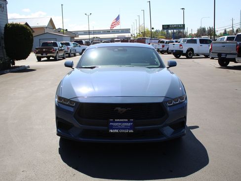 Used 2024 Ford Mustang Premium image 8