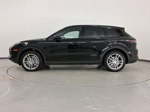 Used 2021 Porsche Cayenne image 2