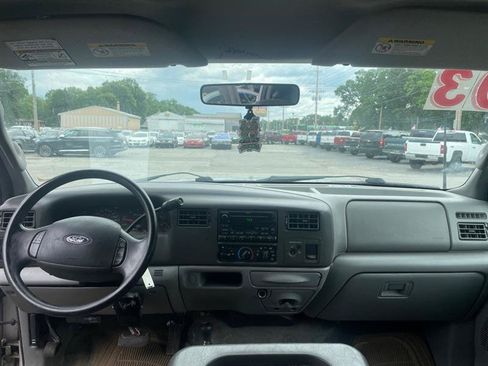 Used 2003 Ford F250 XL AWD/4WD image 9