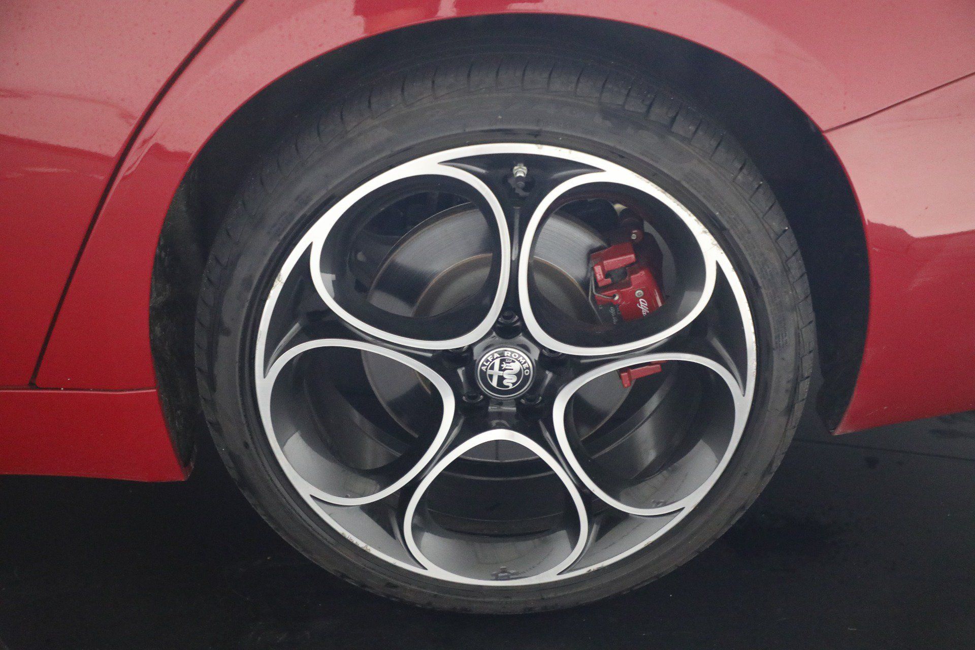 Used 2023 Alfa Romeo Giulia Veloce AWD/4WD image 23