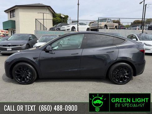 Used 2024 Tesla Model Y Long Range image 8