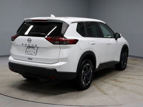 Certified 2025 Nissan Rogue SV image 10