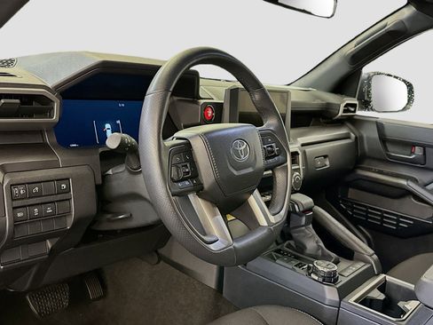 Used 2025 Toyota 4Runner TRD Off-Road image 18